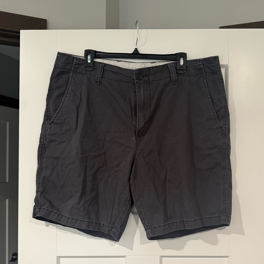 Old Navy Men's Charcoal Flat Front Shorts